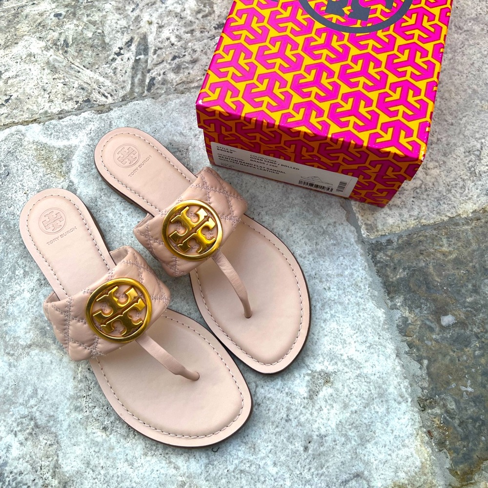 TORY BURCH BENTON BAND QUILTED LEATHER THONG SANDAL SAND COLOR
